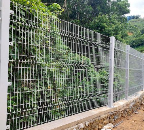 Các loại hàng rào thép thường dùng cho nhà xưởng Các loại hàng rào thép thường dùng cho nhà xưởng