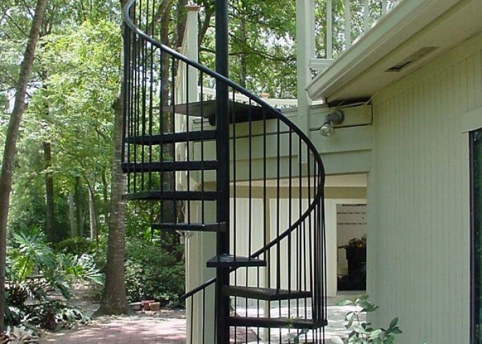 GIA CÔNG LẮP ĐẶT CẦU THANG SẮT NGOÀI TRỜI GIA CÔNG LẮP ĐẶT CẦU THANG SẮT NGOÀI TRỜI