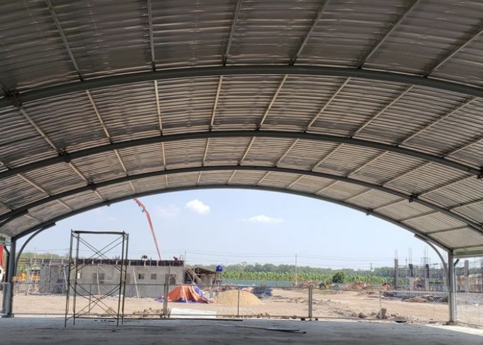 GIA CÔNG LẮP ĐẶT KHUNG THÉP MÁI TÔN. GIA CÔNG LẮP ĐẶT KHUNG THÉP MÁI TÔN.